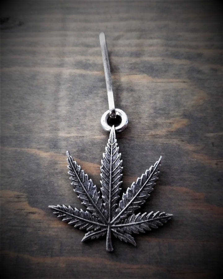 BZP-3 Bud Leaf Zipper Pull